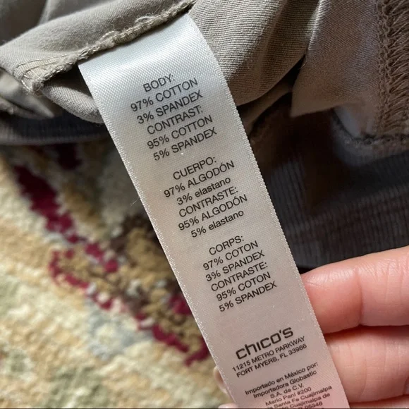 Chico’s Zenergy cropped pants in size XS (.5) - Picture 10 of 10